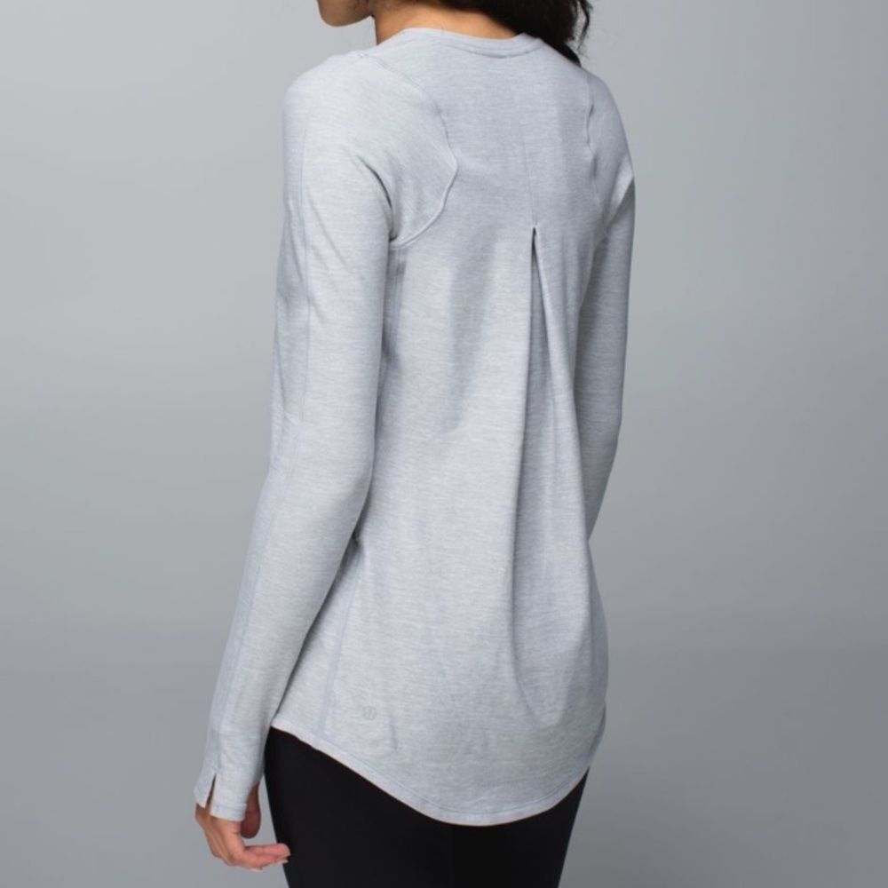 RARE Lululemon Tuck and Flow Long Sleeve